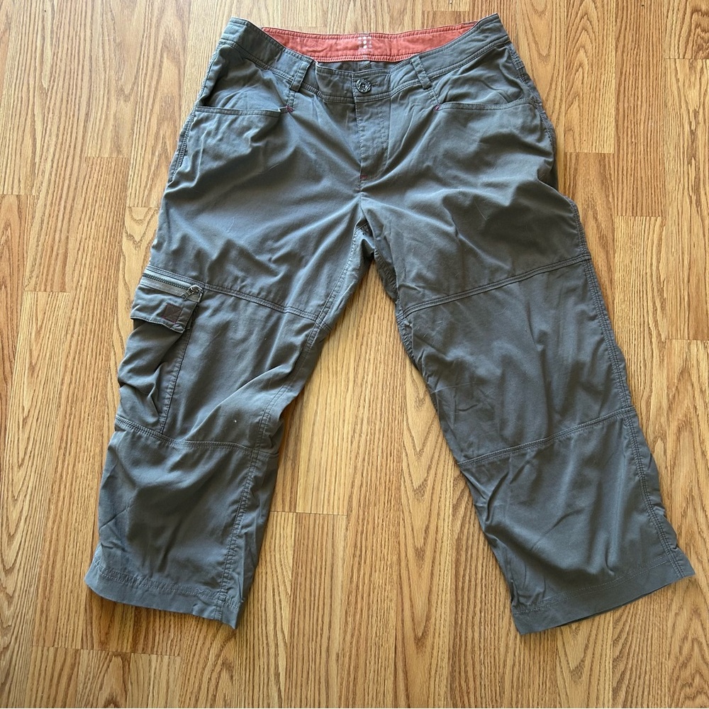 Title Nine women’s grey capris size 8